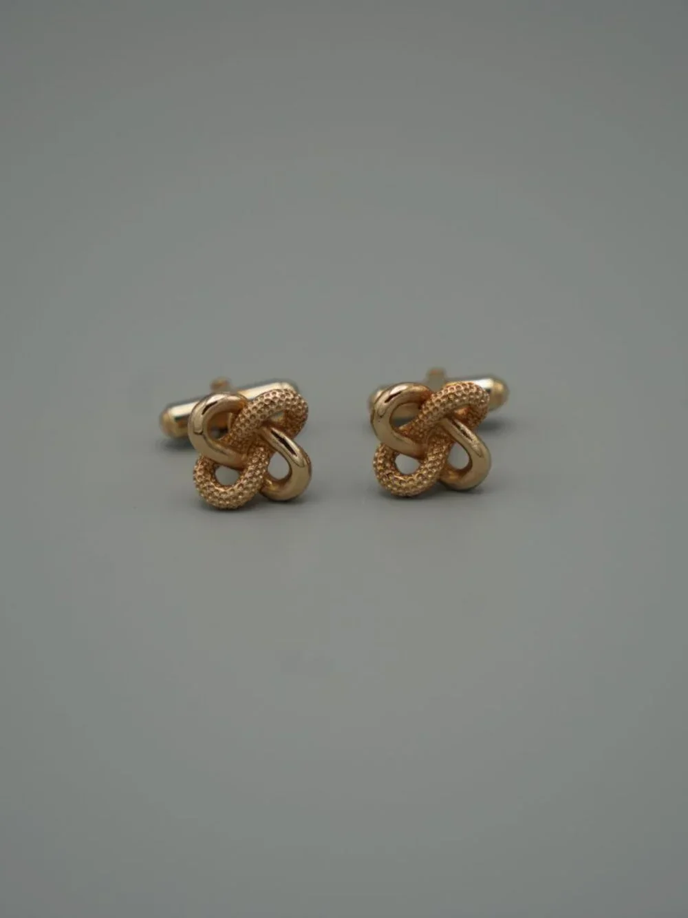 Simmons 1/20 12K Gold filled Black Enamel & Unmarked Twist Cuff Links-Anson Box